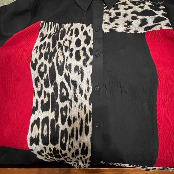 Chico's blouse Roxanna Crinkle Animal-Mix Shirt - Picture 7 of 9